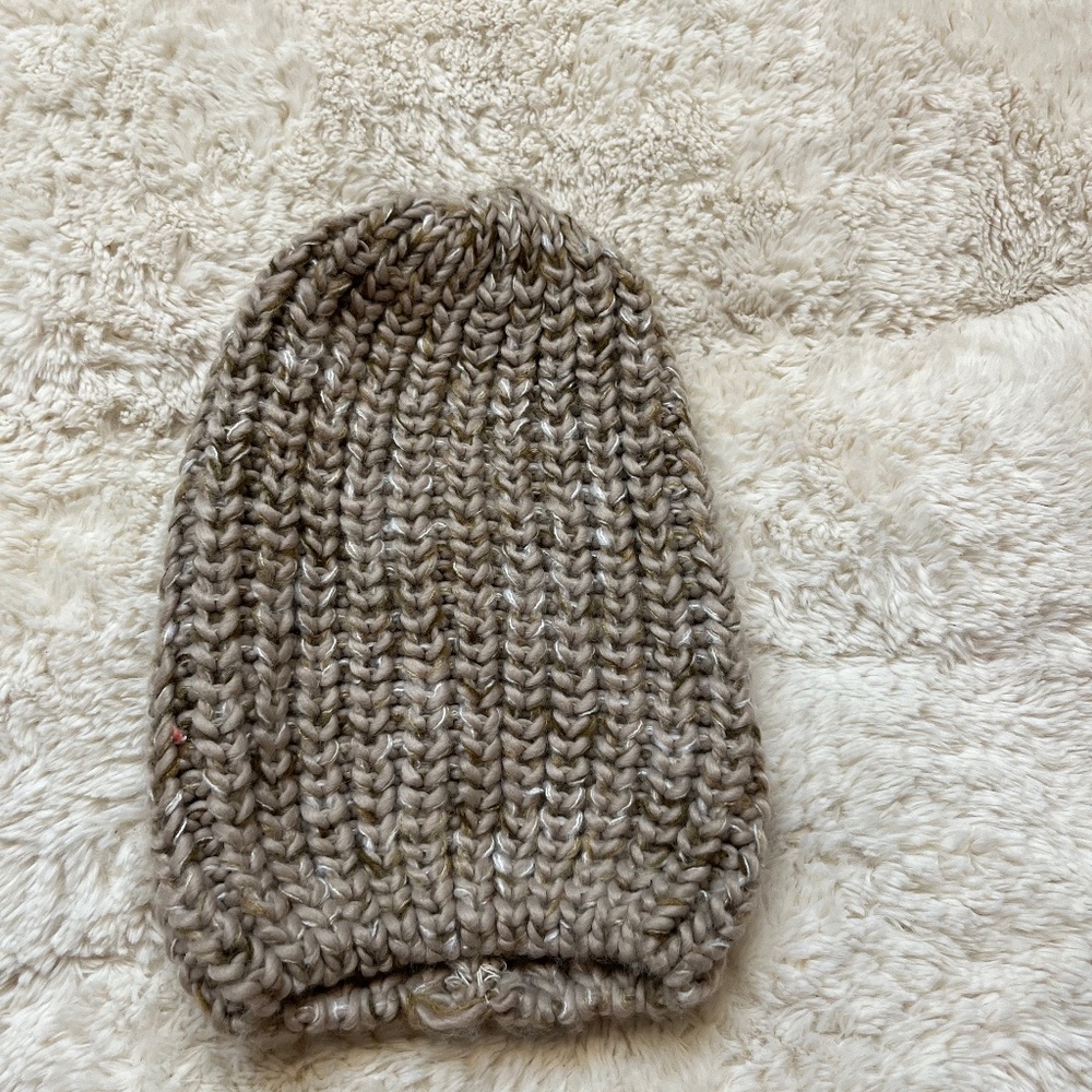 Olive & qique beanie